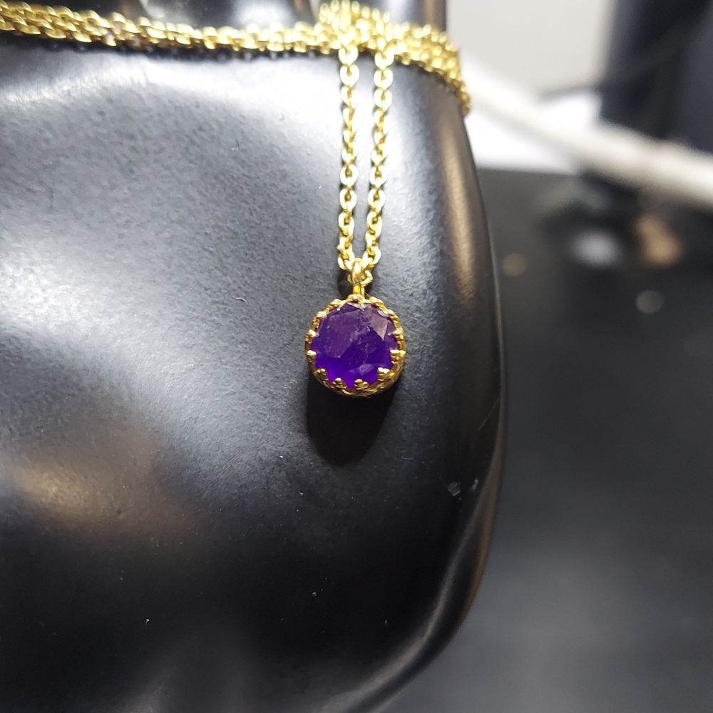 Rococo Amethsyt Quartz Pendant Gold Necklace